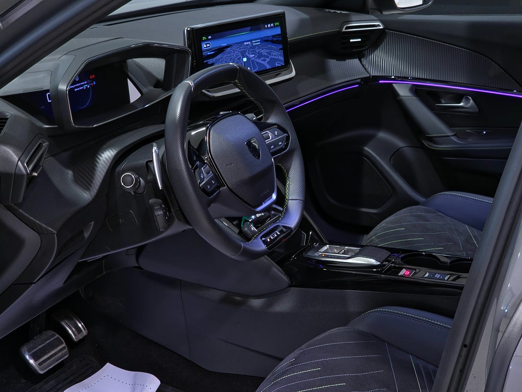 Bild på Peugeot 2008 GT 130hk Öppningsbar Panorama glastak 