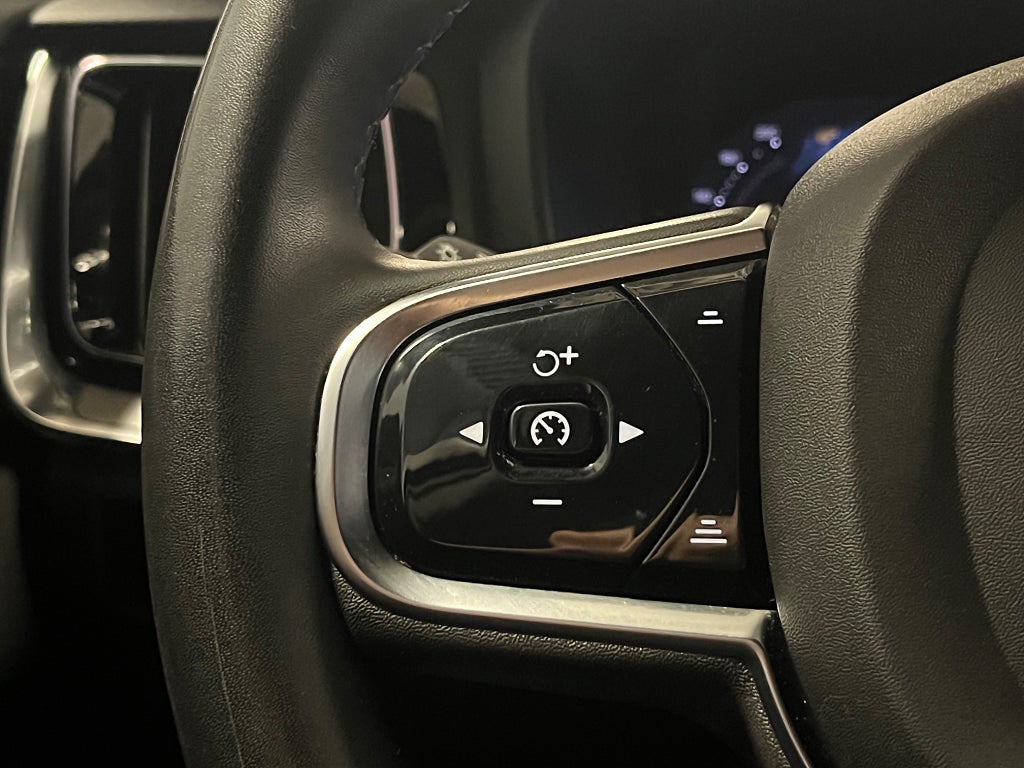 Volvo V60 Recharge T6 AWD Plus Dark 399hk H/K DRAG Orrefors NAVI bild 22