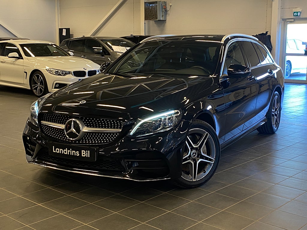 Mercedes-Benz C 300 T d 4MATIC / AMG Line / Drag / Värmare