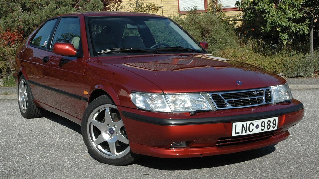 Saab 900 Talladega snett framifrån.