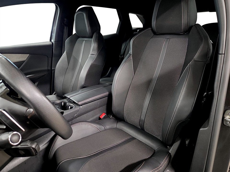 Bild på Peugeot 3008 GT Black Pack 1.2 PT 130hk Aut - B-KAMERA, CARPLAY
