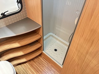 Husbil-halvintegrerad Bürstner SOLANO 710 24 av 30
