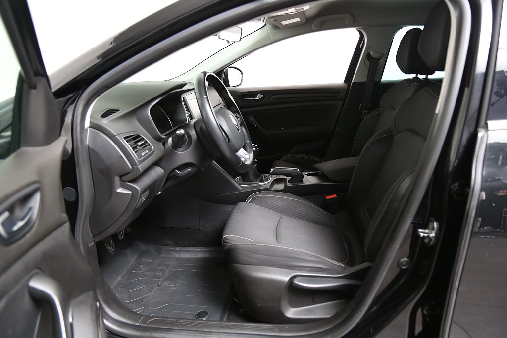 Renault Mégane 1,3 TCe 140hk Sport Tourer Navi Dragkrok 2019