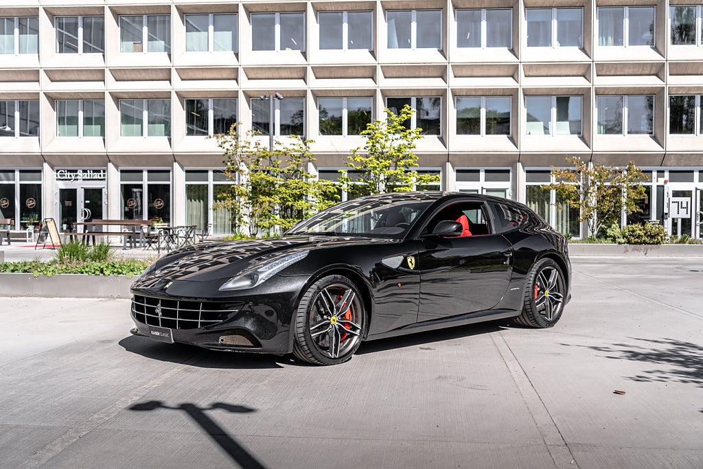 Ferrari FF 6.3 V12 