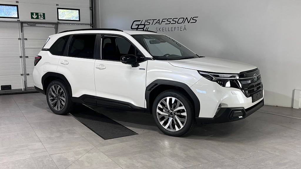 Subaru Forester e-Boxer Limited | Vinterhjul & Dragkrok