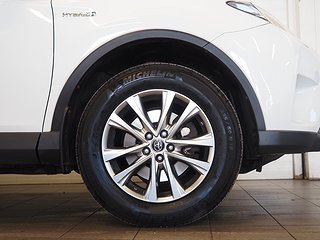 SUV Toyota RAV4 8 av 24