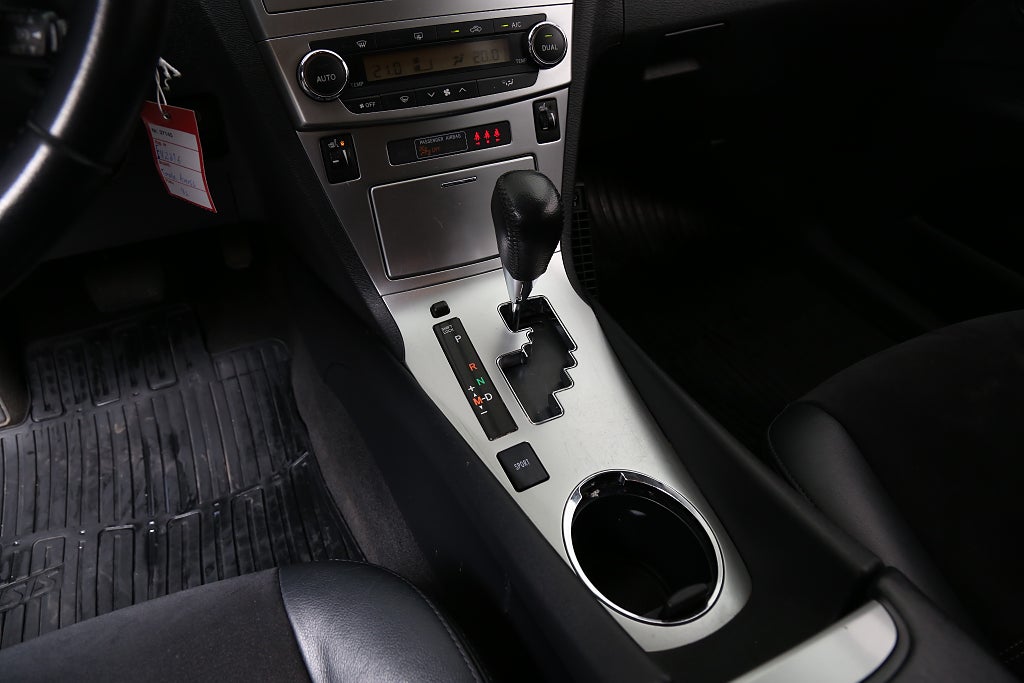 Toyota Avensis 1,8 147hk Multidrive S Edition 50 Kombi Navi Motorv 2015