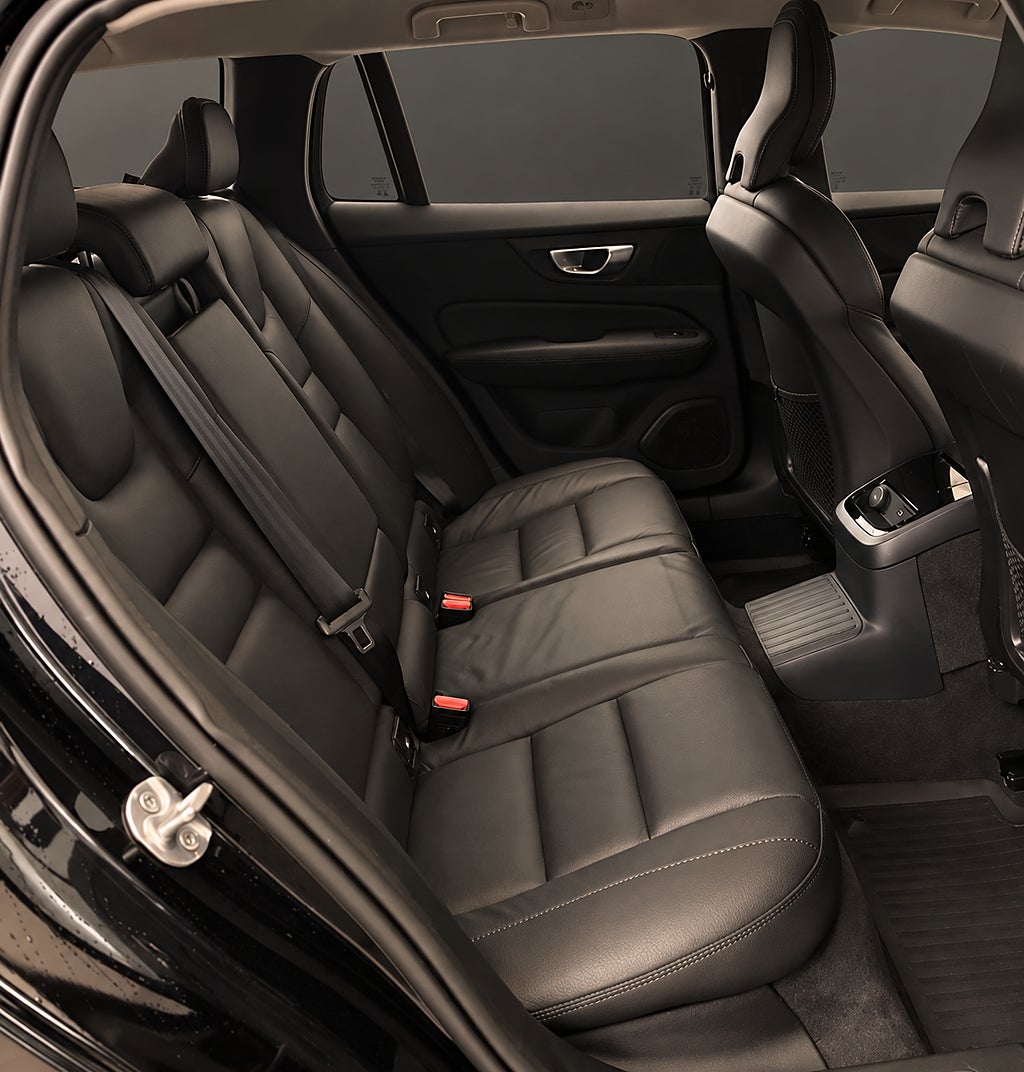 Volvo V60 Recharge T6 AWD Plus Dark Pilot Assist  Drag Kamera
