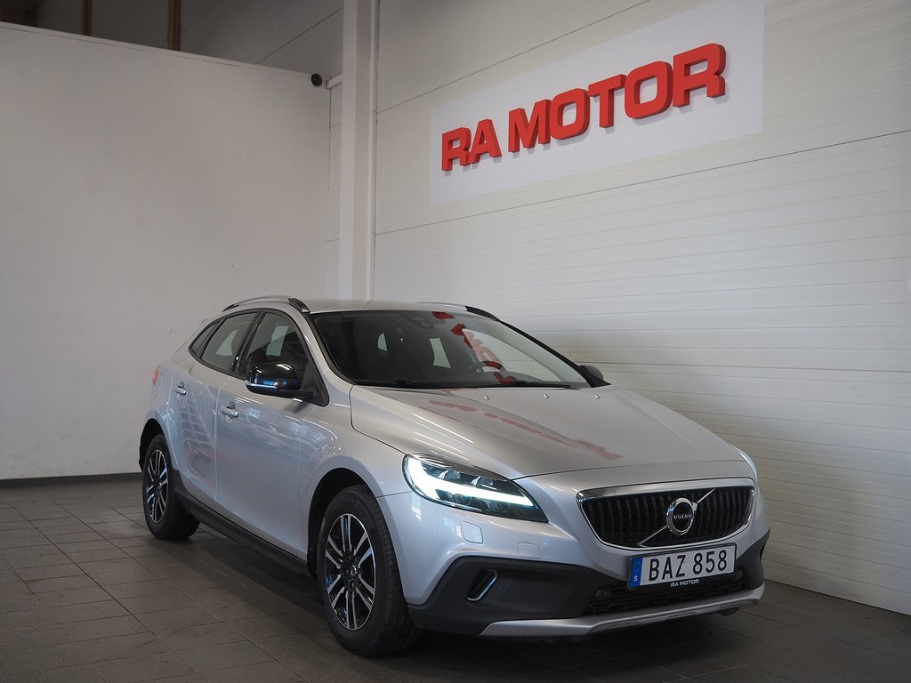 Volvo V40 Cross Country T4 AWD Automat Momentum | VOC | Navi 2017