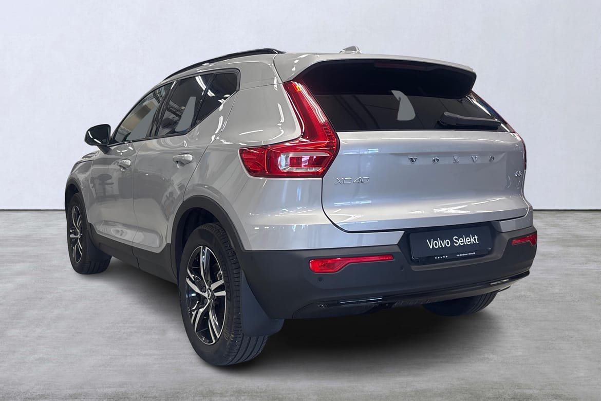 Volvo XC40 B3 FWD Bensin Plus Dark 2025, bild 4/10