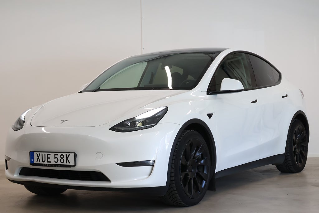 Tesla Model Y LONG RANGE AWD VÄRMEPUMP FSD FULLSTÄNDIG AUTOPILOT PANO
