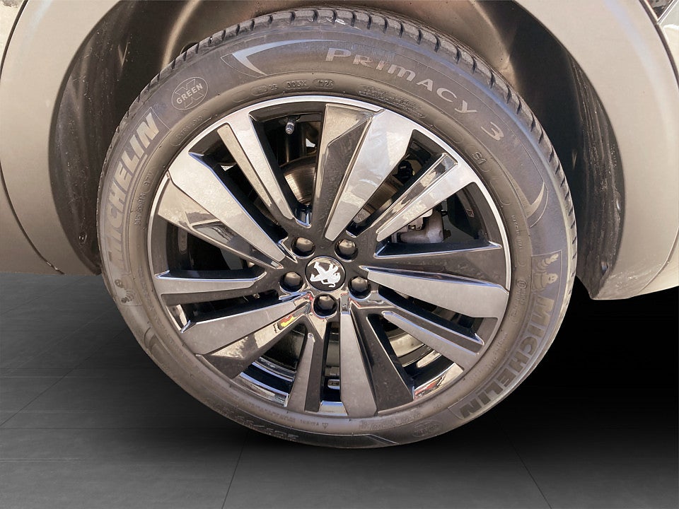 Bild på Peugeot 5008 GT Blackpack 1.2 PT 130hk Aut 7-SITS B-KAMERA CARPLAY