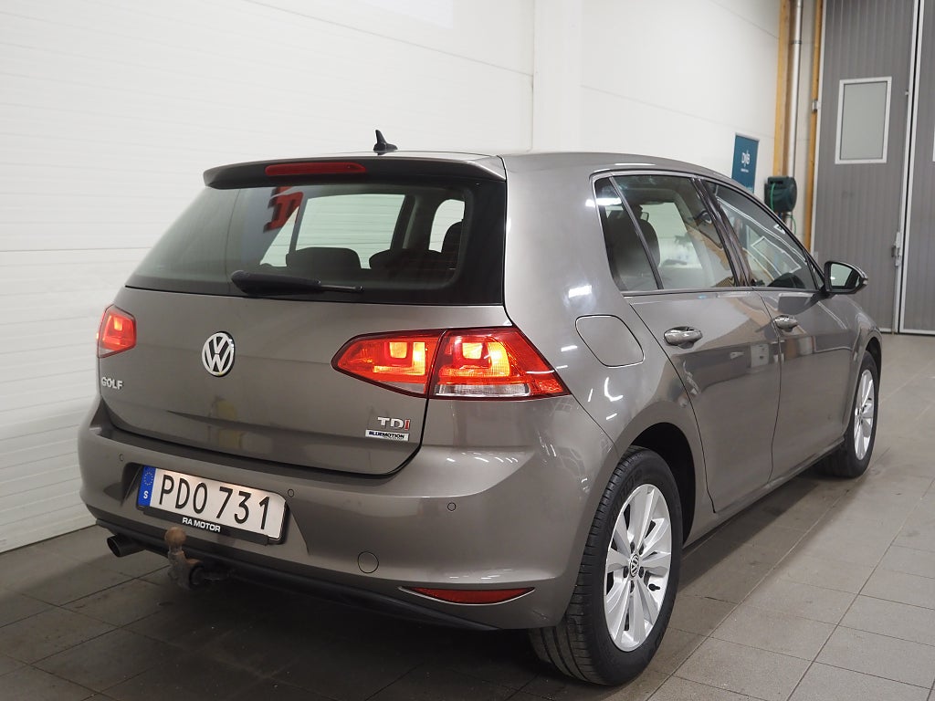 Volkswagen Golf 5-dr 1.6 TDI DSG D-värm B-kamera Drag 2017