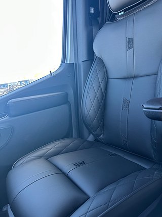 Transportbil - Skåp Mercedes-Benz Sprinter 13 av 37