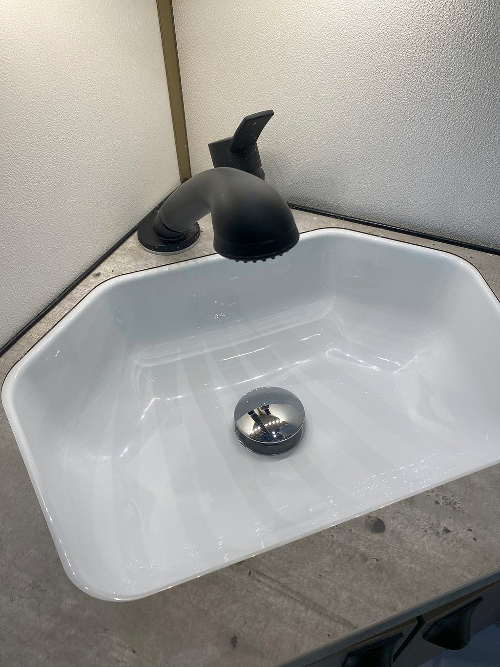 Kabe Estate 470 GLE / AC / Solcell / ALDE / Markis - Kabe