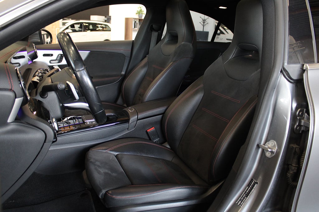 Mercedes-Benz CLA 200 /AMG/Panorama/Burmeister/Panelbelysning/Backkamera/