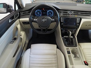 Kombi Volkswagen Passat 18 av 27