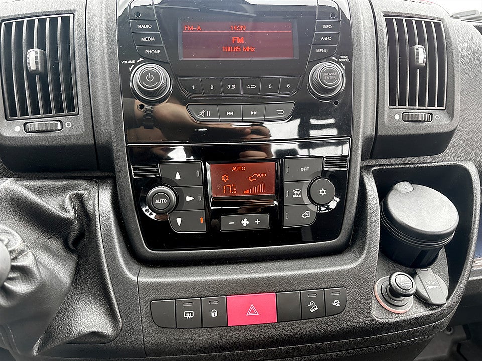 Bild på Peugeot Boxer Chassi Cab 335 3.0 HDi 177hk FARTHÅLLARE
