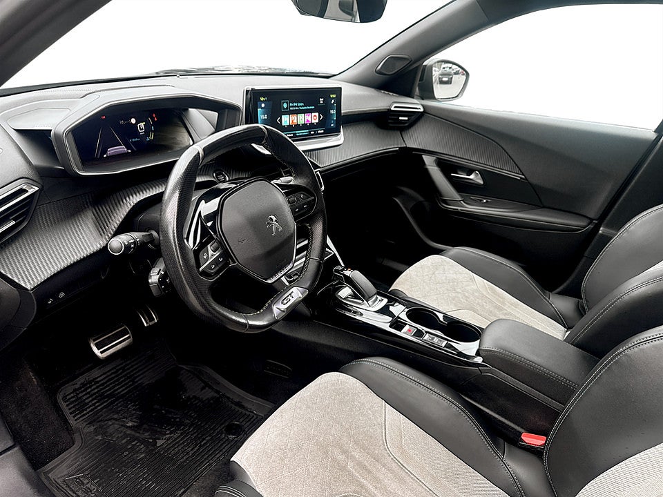 Bild på Peugeot e-2008 GT 50kWh 136hk Aut B-KAMERA CARPLAY