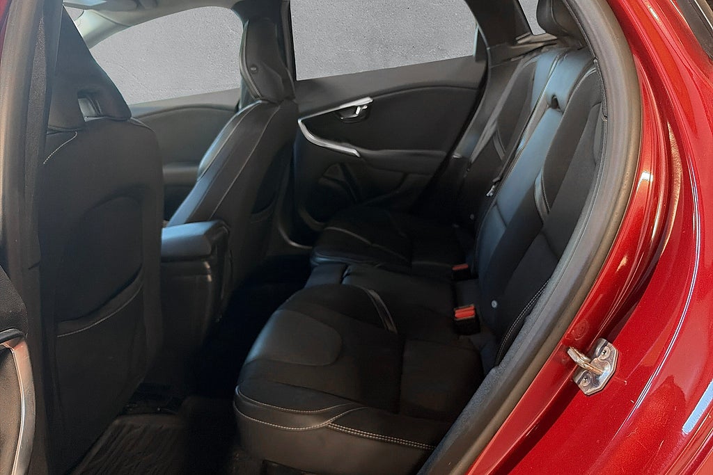 Volvo V40 D2 Momentum Fullservad Välvårdad VOC Värmare