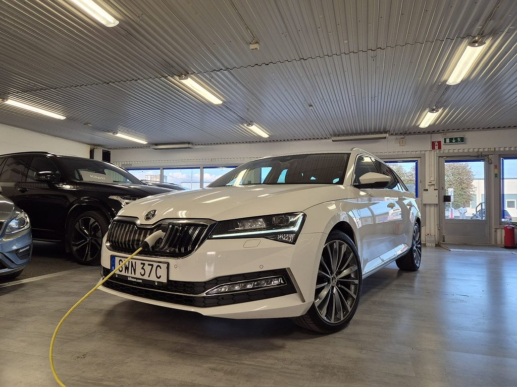 Skoda Superb Plug-in Hybrid, L&K Drag,Värmare 