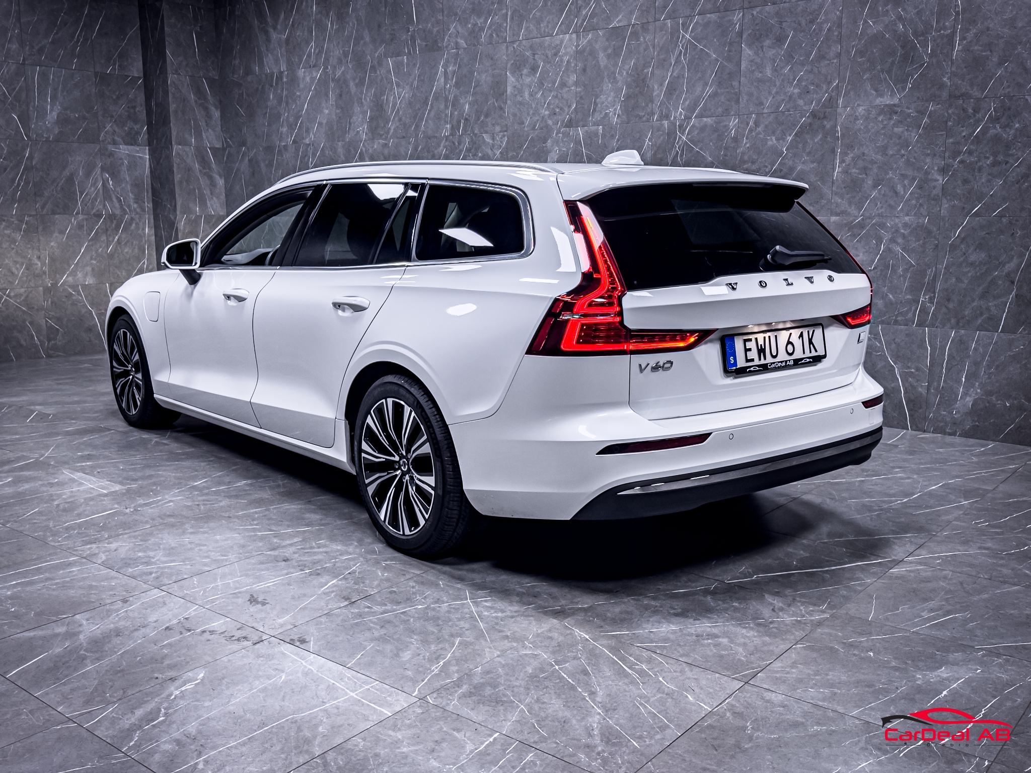 Volvo V60 Recharge T6 AWD Core Bright 2024, bild 5/10