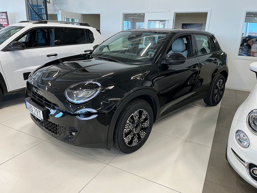 Fiat 600 Hybrid Icon Edition Privatleasing 2695:- 24/36 mån