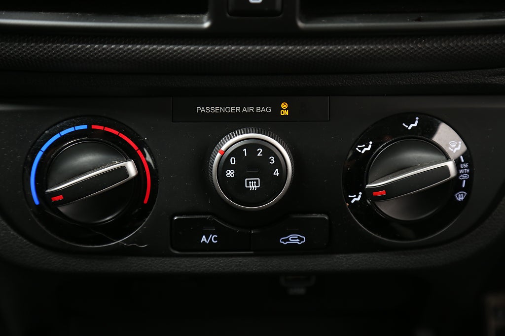 Hyundai i10 1,0 blue 67hk Essential Automat Kamera 1ägare Motorv 2021