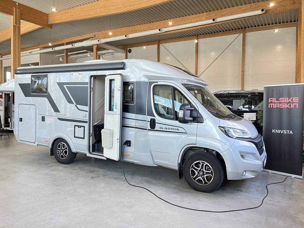 Adria Compact Supreme DL / B-körkort / Solcell / AC-Bodel / Litium / A