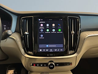 Volvo V60 PLUG-IN T6 AWD Plus Dark MOMS Drag B-kamera S&V-däck