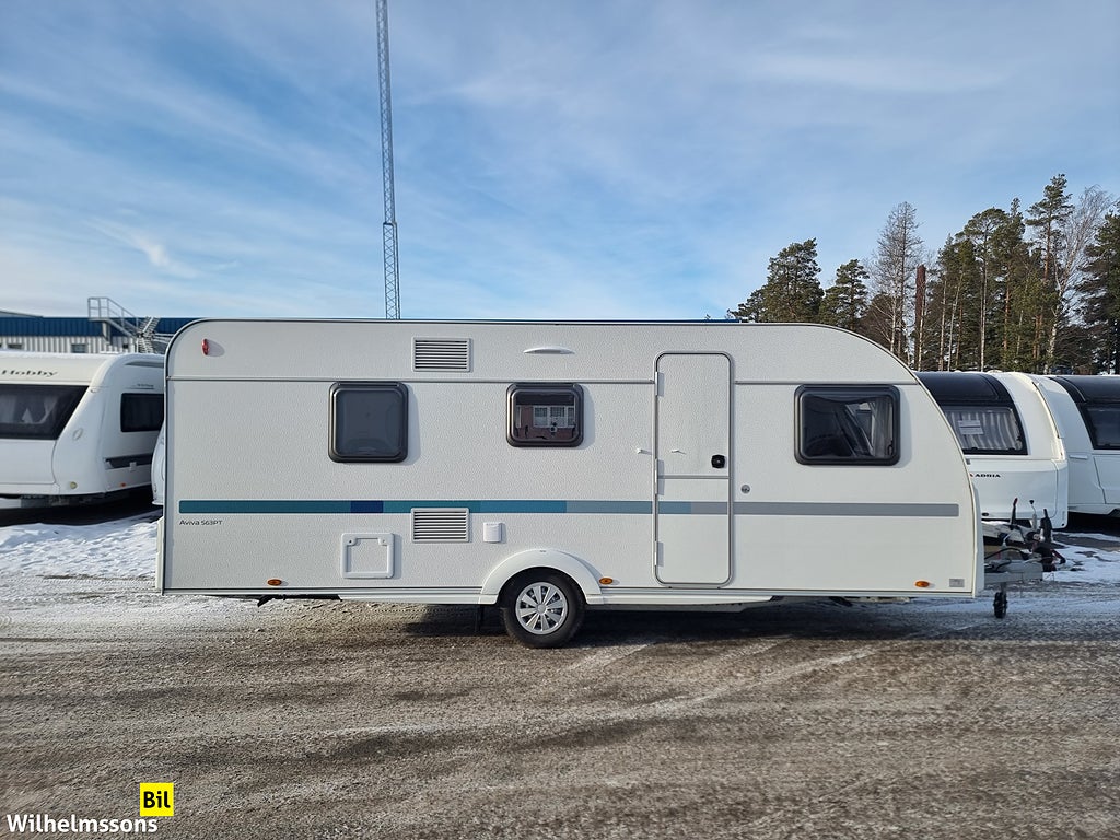 Adria AVIVA 563 PT Barnkammarvagn Pluspaket Golvvärme 7 bäddar
