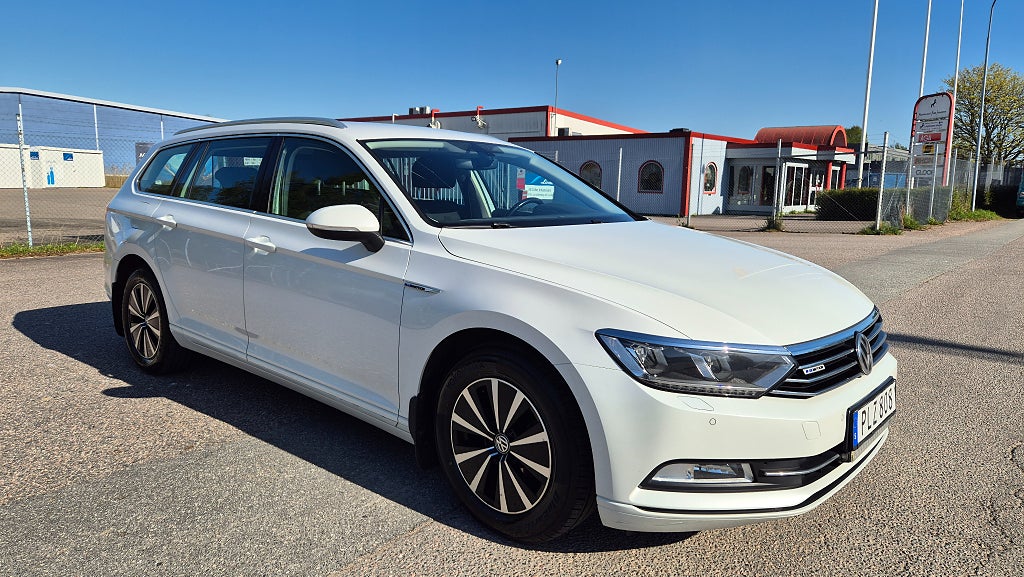Volkswagen Passat Sportscombi 2.0 TDI GPS Värmare Elstolar  LED  Massage