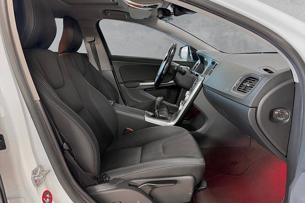 Volvo V60 D4 Momentum Business Edition Pro Taklucka Fullservad