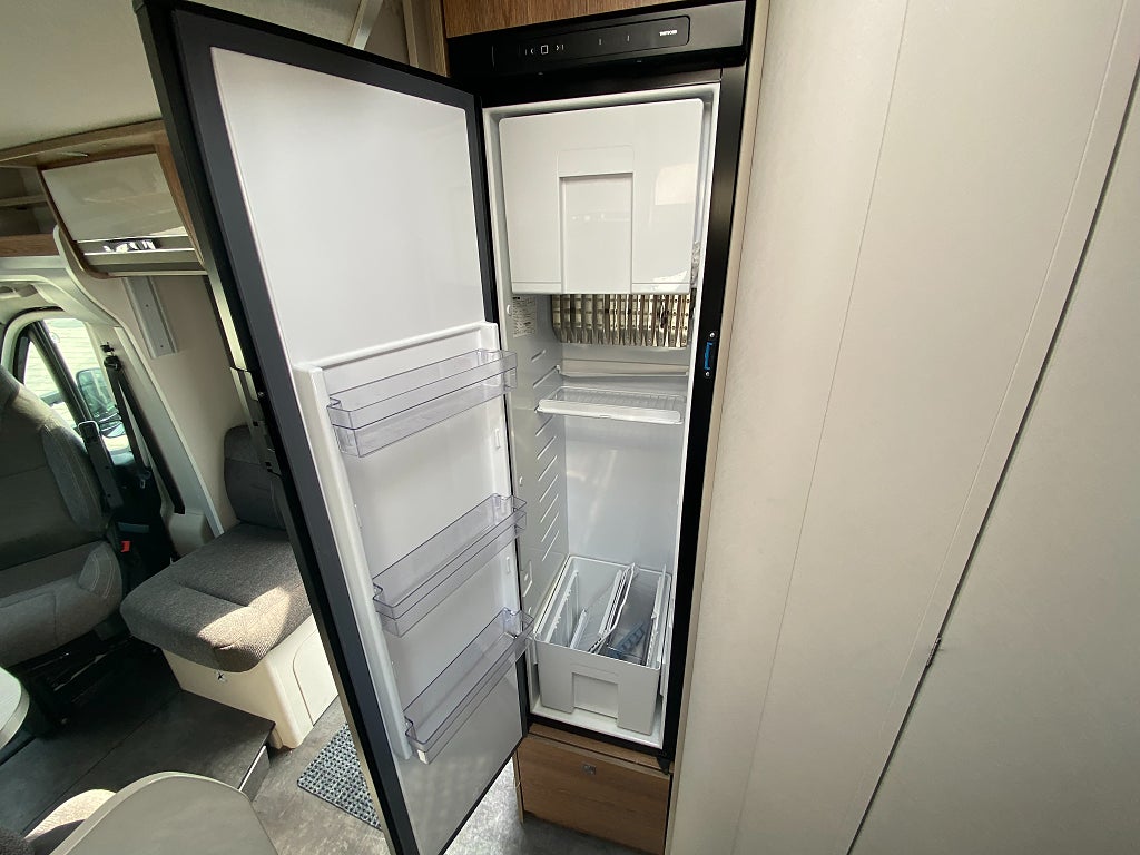 Dethleffs Trend 7057 / B-körkort / Taksäng / Långbädd / Garage / 4495kr/må - Dethleffs