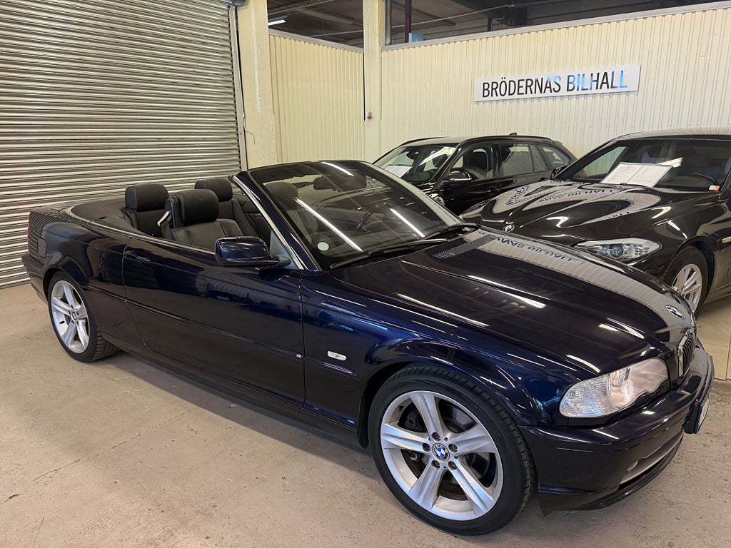 BMW 330 Ci Convertible 231hk/ Svensksåld/ Hardtop/ Elstolar