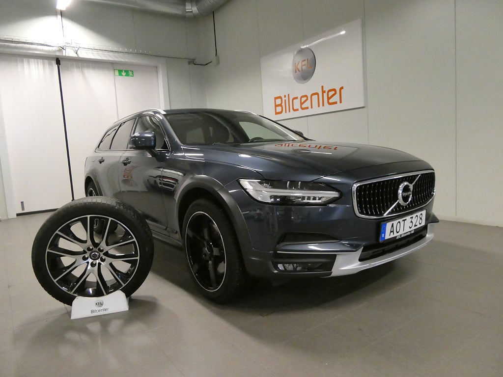Volvo V90 Cross Country D4 AWD*3,99%RÄNTA*Aut-Drag-Pano-Navi-VOC-Kamer-Värm-SoV