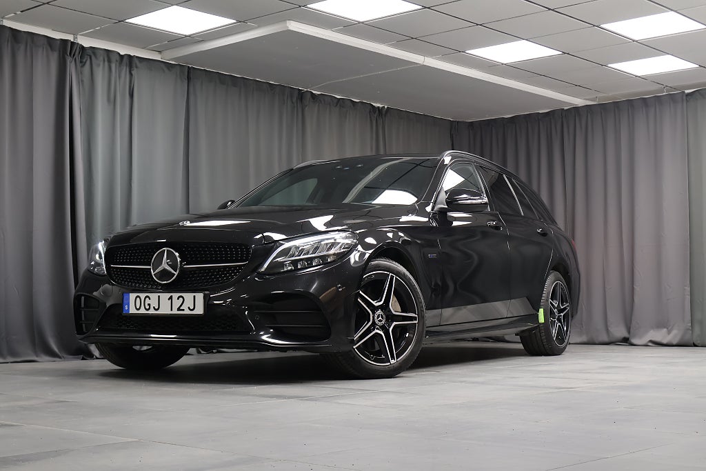 Mercedes-Benz C 300 de AMG Night Edition Drag Akustik rutor