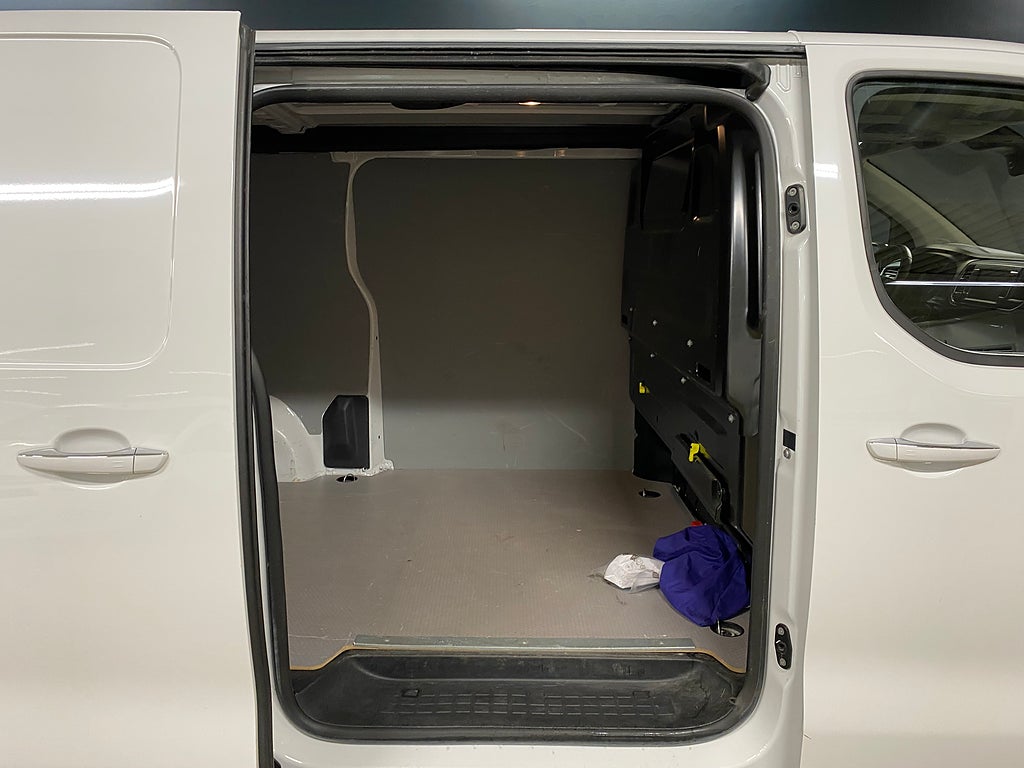 Bild på Peugeot Expert PRO+ L3 2.0 BlueHDi 145hk AUT