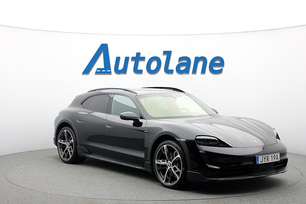 Porsche Taycan 4 Cross Turismo, Panorama, 360°, BOSE®, Chrono 381hk 