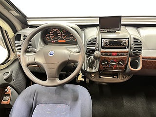 Husbil-halvintegrerad Kabe TM WF 20 av 21