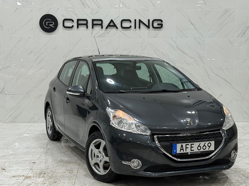 Peugeot 208 5-dörrar 1.2 VTi|Panorama|Navi|blutooth|Nybes