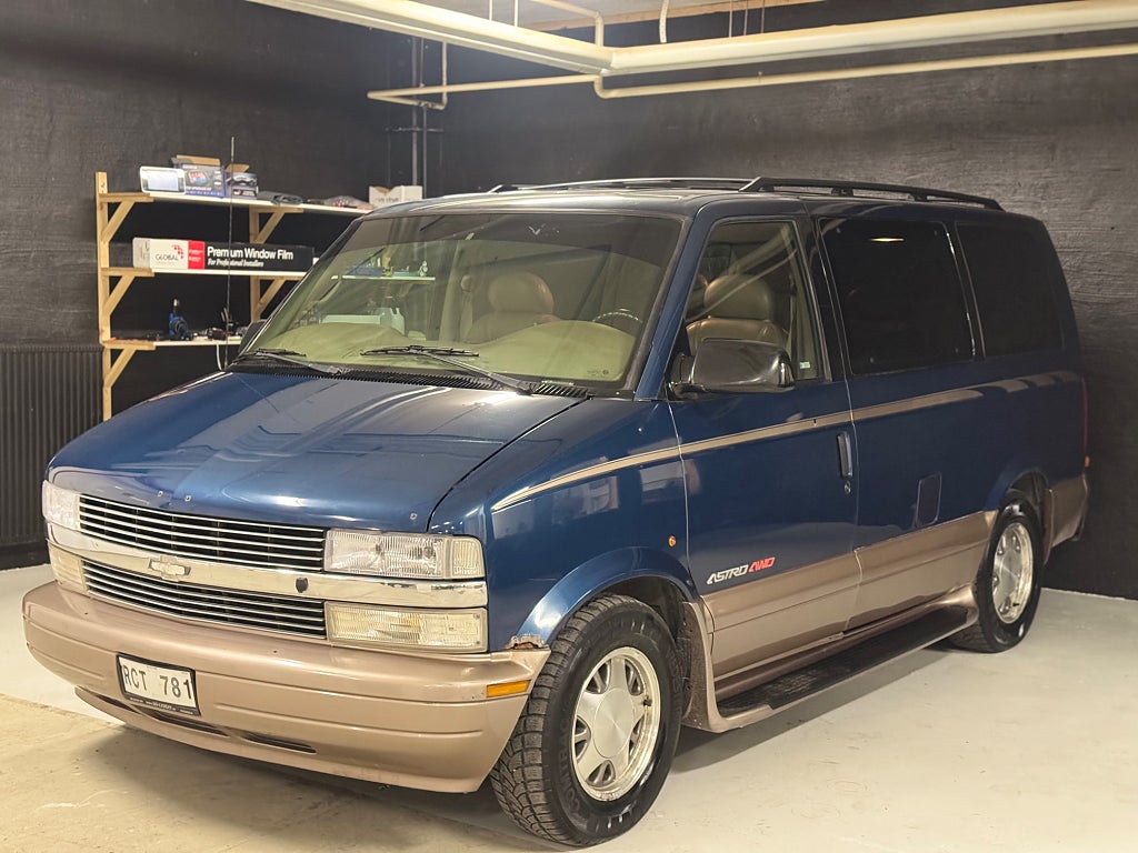 Chevrolet Astro Passenger Van 4.3 V6 AWD Hydra-Matic