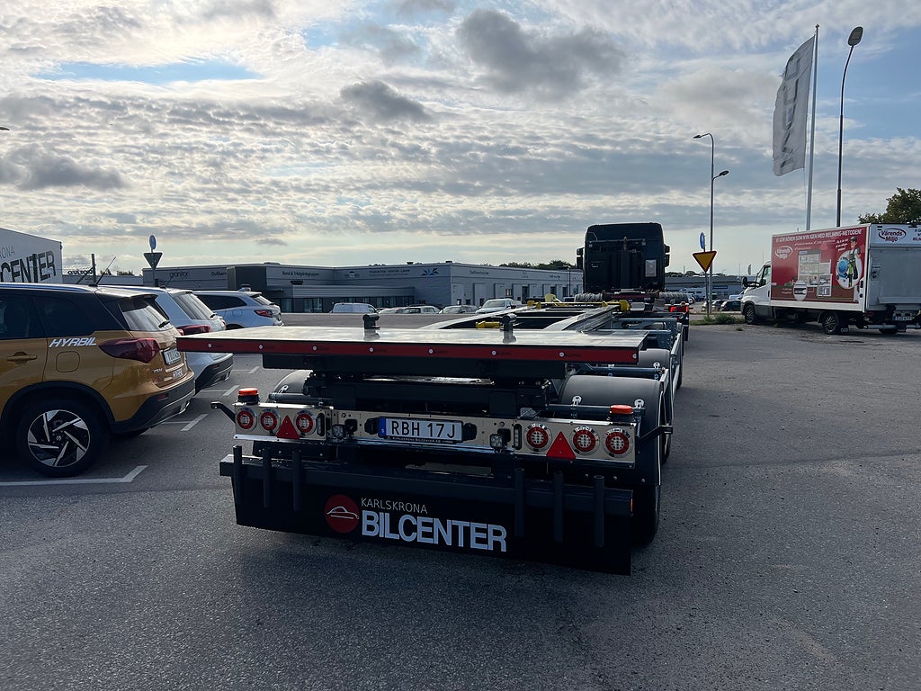 Övriga Bilcenter Vagnen- 3 Axlad Lastväxlarvagn med tipp
