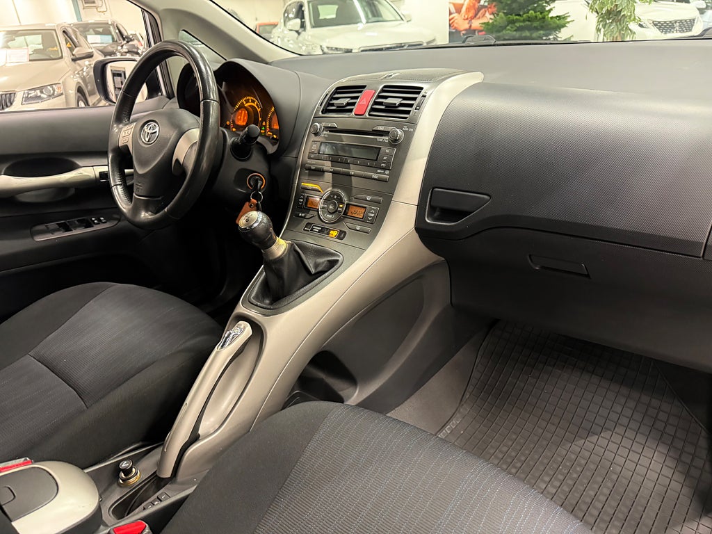 Toyota Auris 5-dörrar 1.6 Dual VVT-i Vinterhjul Hemleverans - miniatyr 13