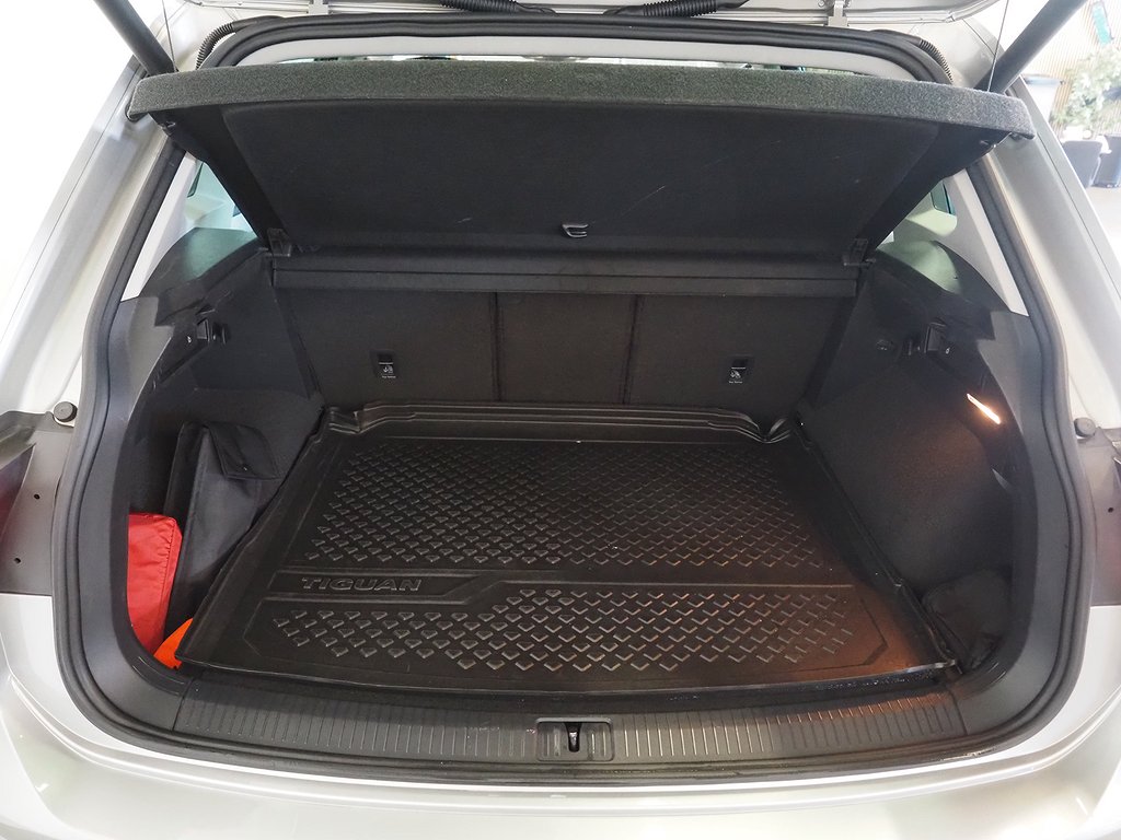 Volkswagen Tiguan 2.0 TSI 190hk 4M DSG |Drag|Värmare|Kamera| 2020