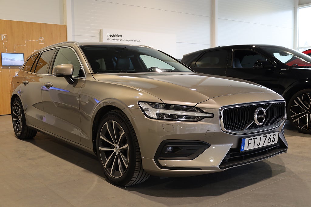 Volvo V60 D4 AWD Geartronic Momentum H/K Navi Kamera Leasbar 2021