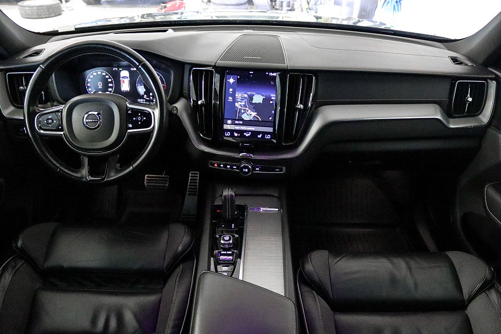 Volvo XC60 B5 AWD R-Design H/K Panorama HuD 360° Dragkrok VOC