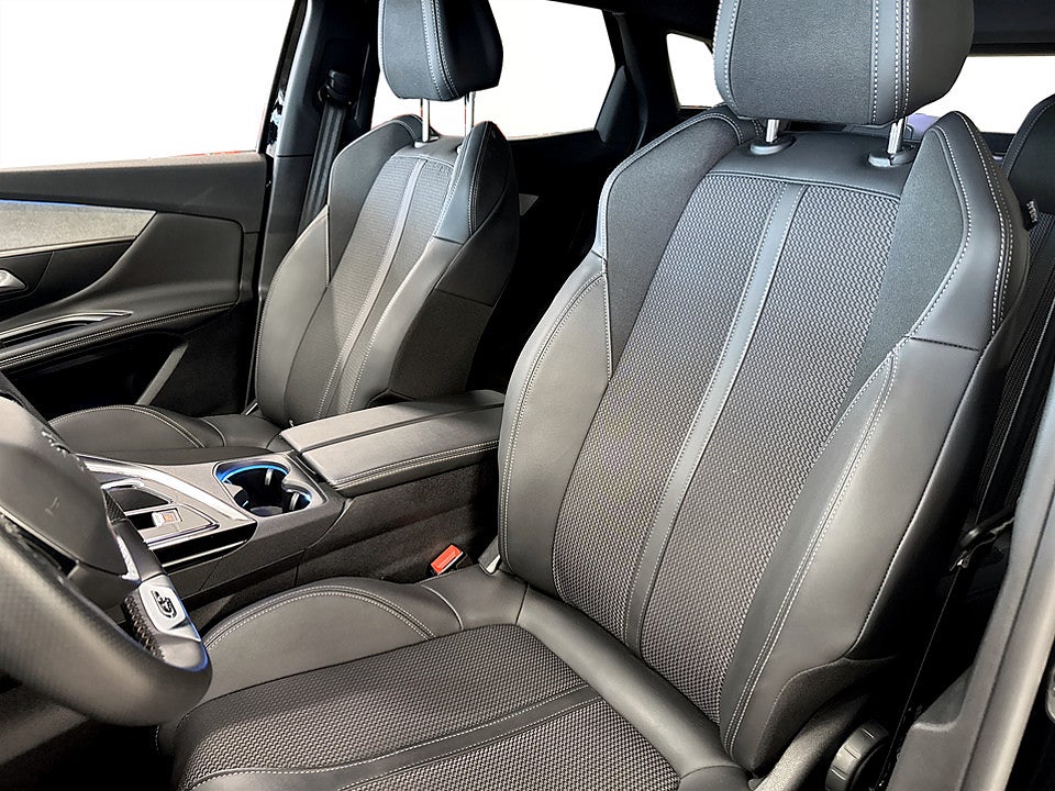 Bild på Peugeot 3008 GT 1.2 PT 130hk Aut B-KAMERA CARPLAY