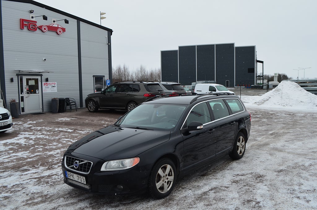 Volvo V70 2.5FT 231 hk Momentum M-Värmare Drag *KAMPANJ 3.99%*