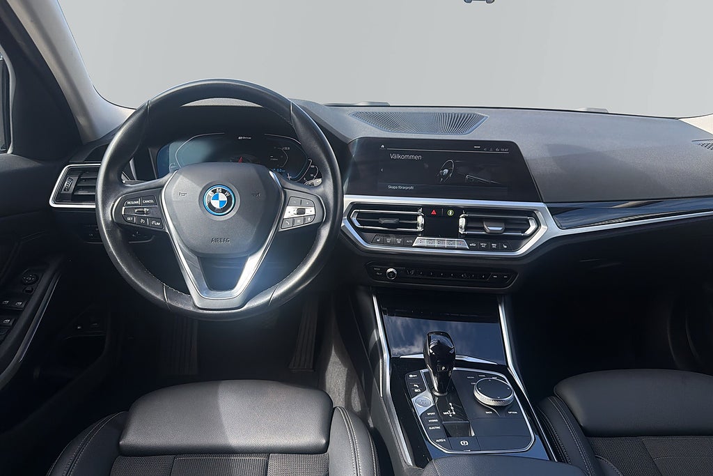 BMW 330e 2022